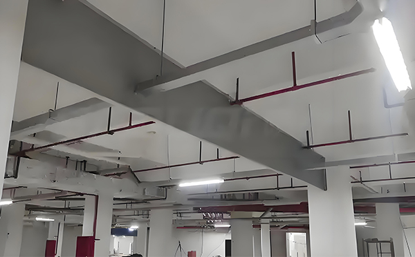 乌尔禾挡烟垂壁