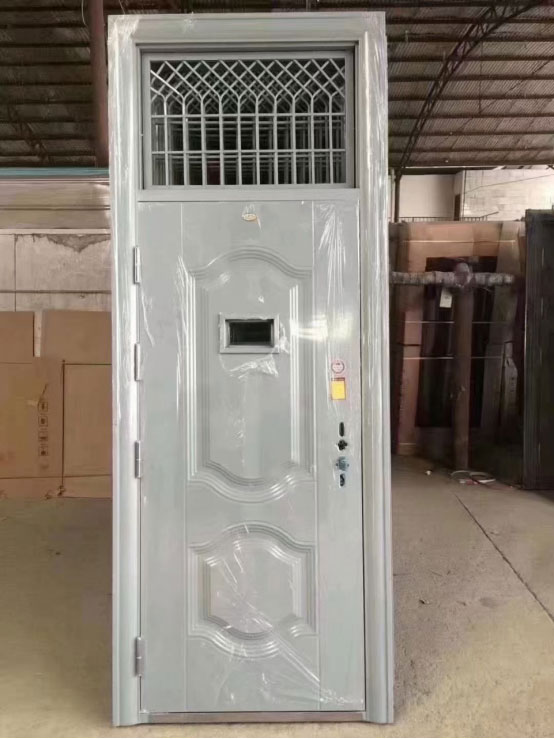 乌尔禾学校教室门 乌尔禾学校教室门