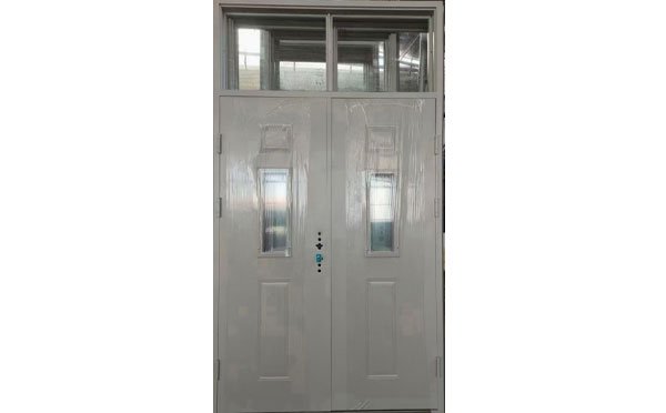 乌尔禾学校教室门