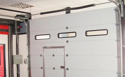 乌尔禾工业提升门的安装方法