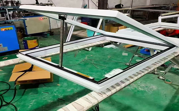 某地下车库出入口乌尔禾排烟窗配置工程