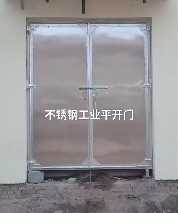 不锈钢乌尔禾工业平开门在现代工业场景中的应用实践