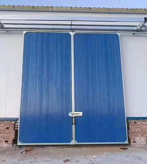 乌尔禾工业门在大型仓储物流通道中的应用实例