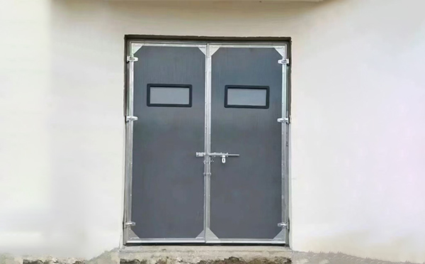 乌尔禾工业门在高温作业区域的运行表现